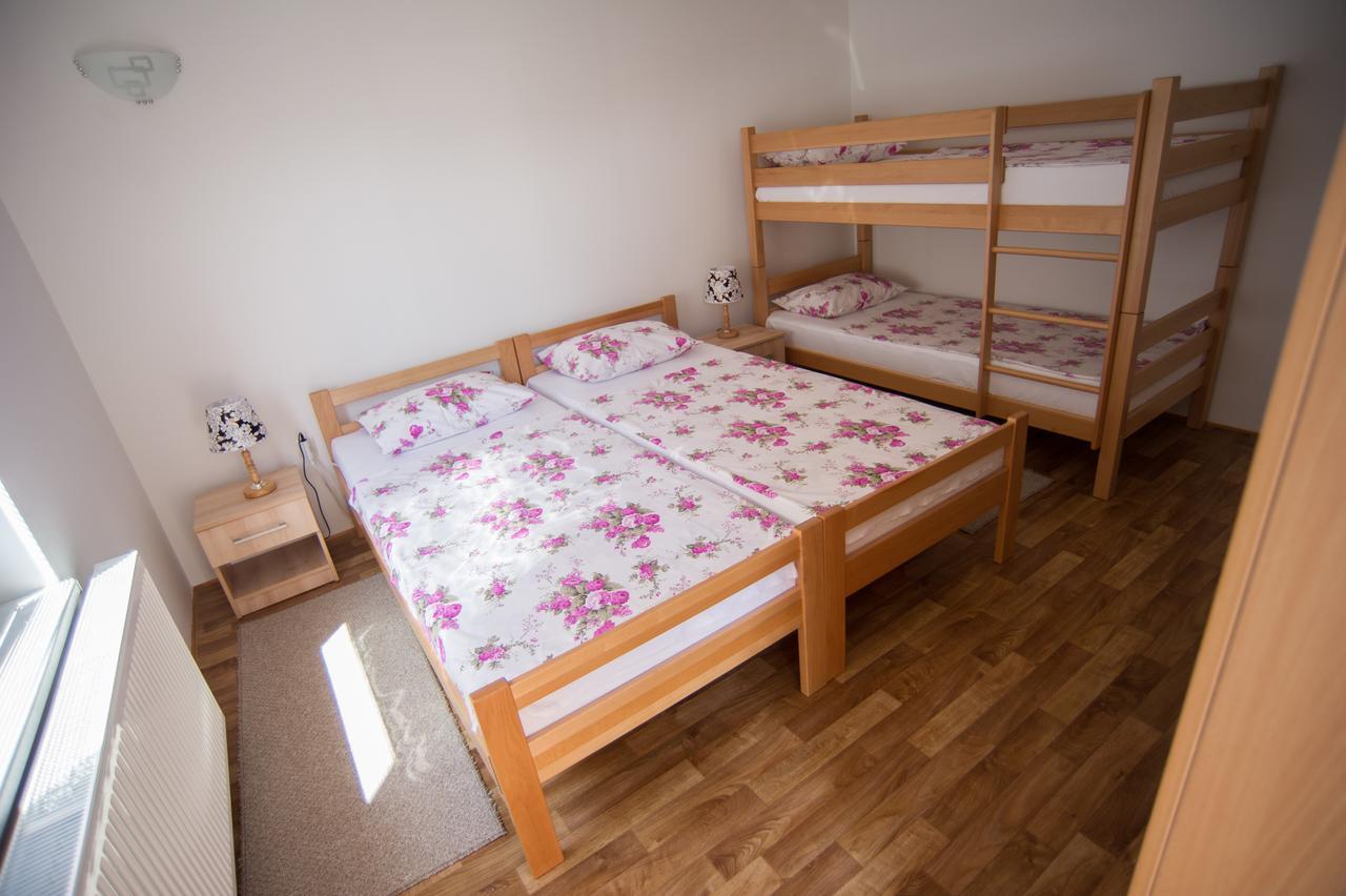 Hostel Larisa Banja Luka Kültér fotó