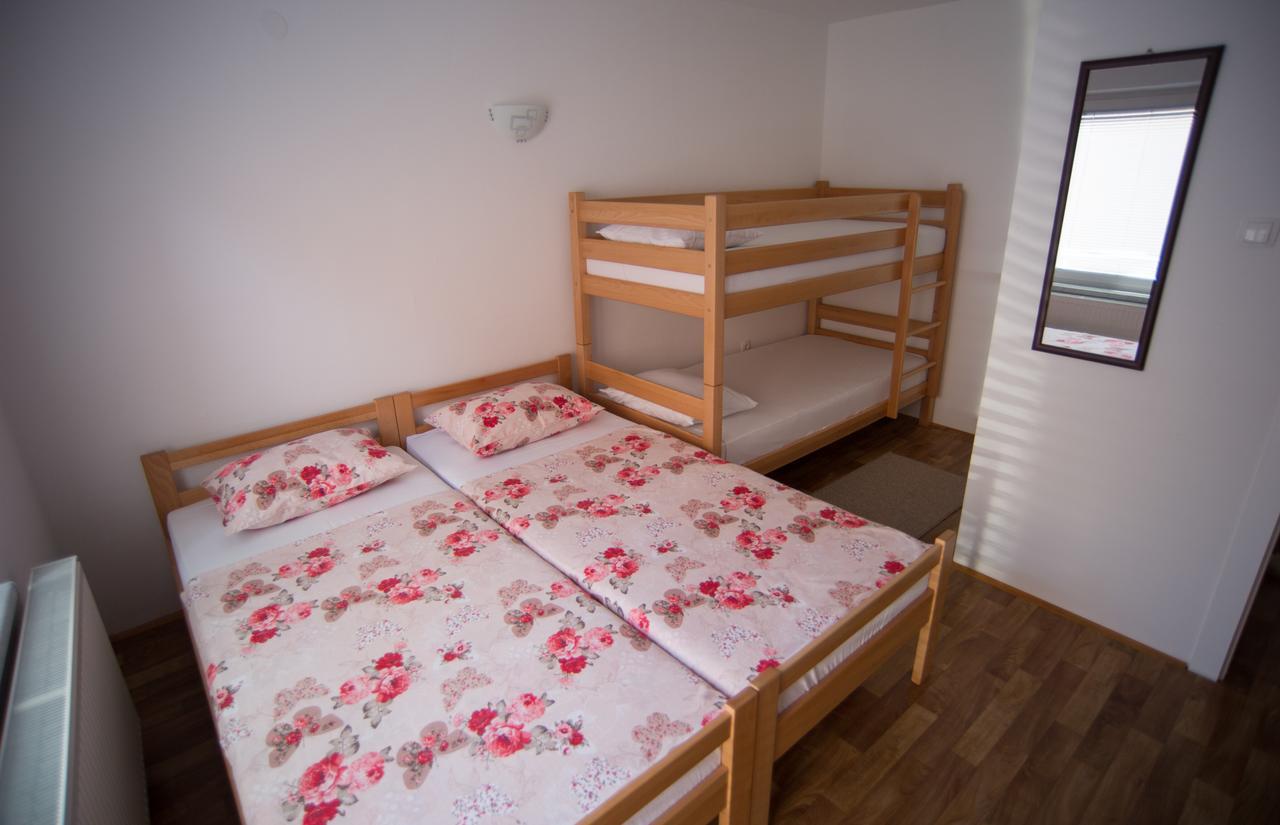 Hostel Larisa Banja Luka Kültér fotó