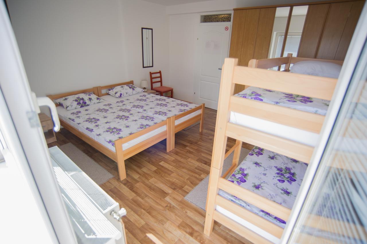 Hostel Larisa Banja Luka Kültér fotó