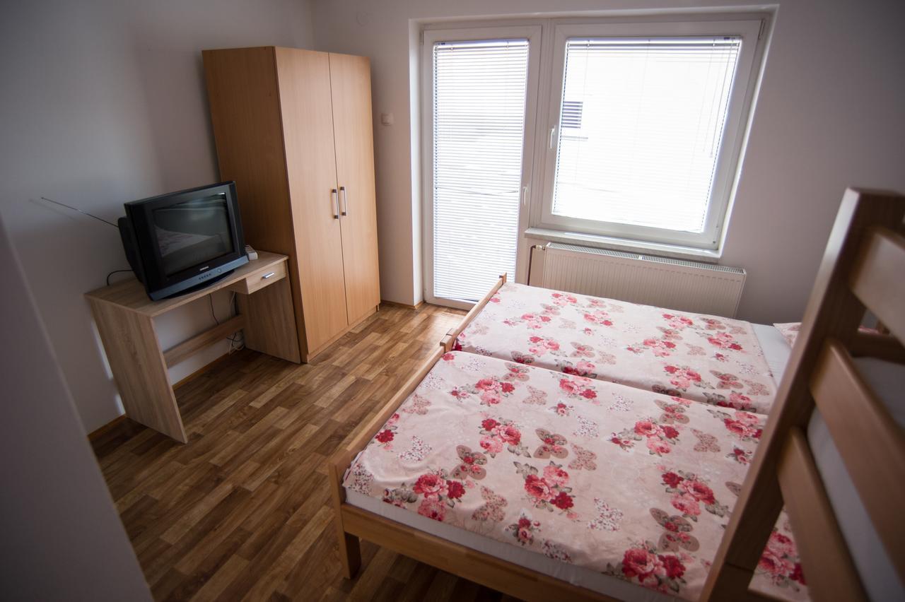 Hostel Larisa Banja Luka Kültér fotó