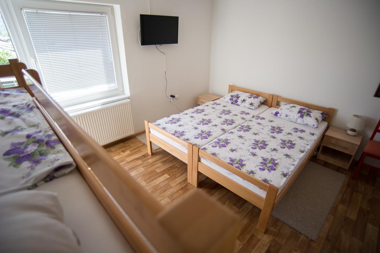 Hostel Larisa Banja Luka Kültér fotó