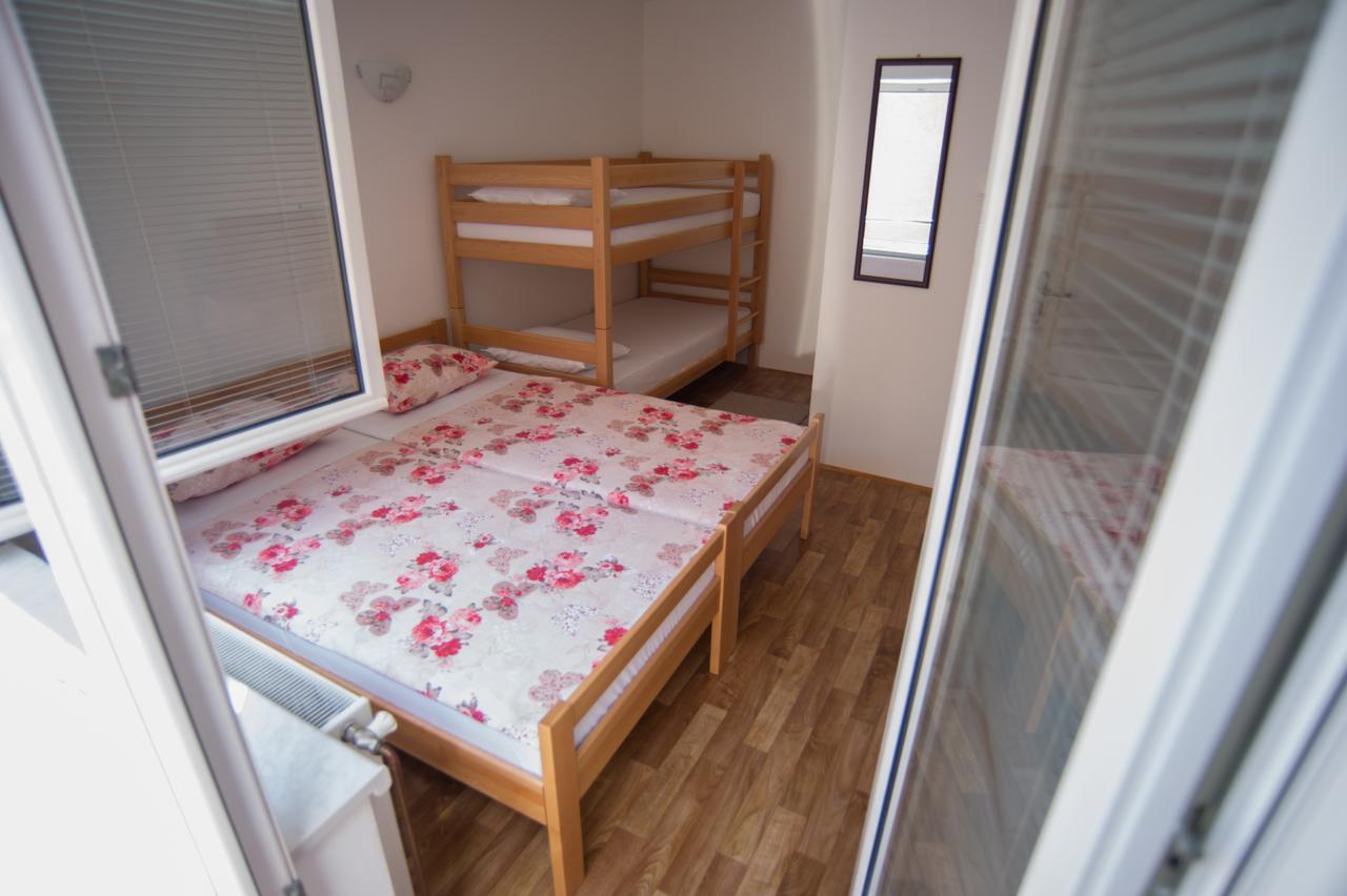 Hostel Larisa Banja Luka Kültér fotó